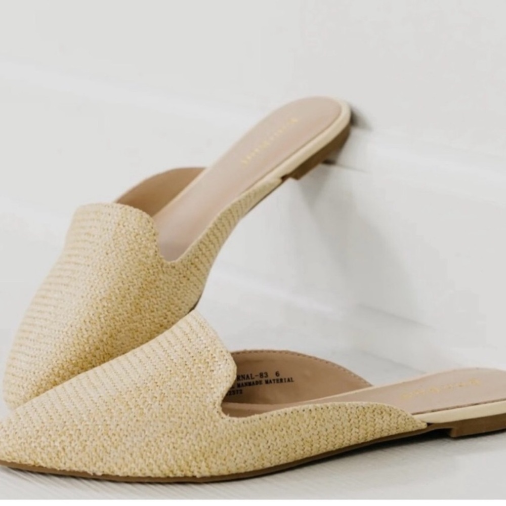 BAMBOO The Blog Rattan Straw Cream Loafer Slides 6.5